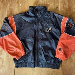 Vintage Philadelphia Flyers Starter windbreaker size Small men.